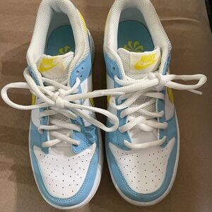 Youth Nike Size 4 Big Kid Dunks